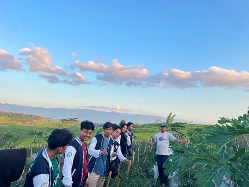 Mahasiswa KPM STAIMAS Wonogiri Eksplorasi Potensi Desa Slogoretno, Siap Dorong Promosi dan Pengembangan BUMDes - WartaBengawan