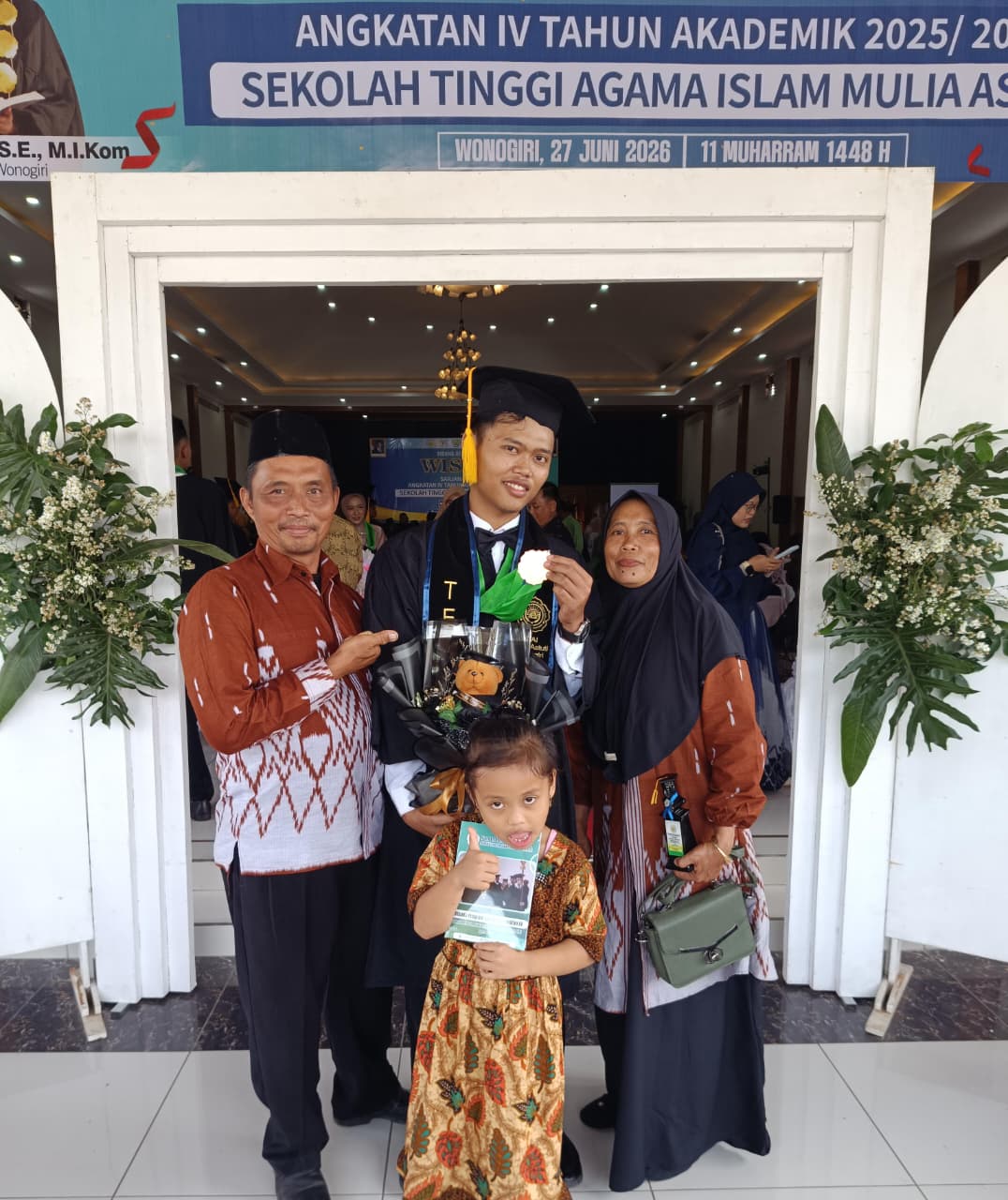 Dari Anak Petani dan Buruh Bangunan Menjadi Mahasiswa Terbaik Prodi Ekonomi Syariah STAIMAS Wonogiri, Kisah Inspiratif Dwi Cahya Mahdani