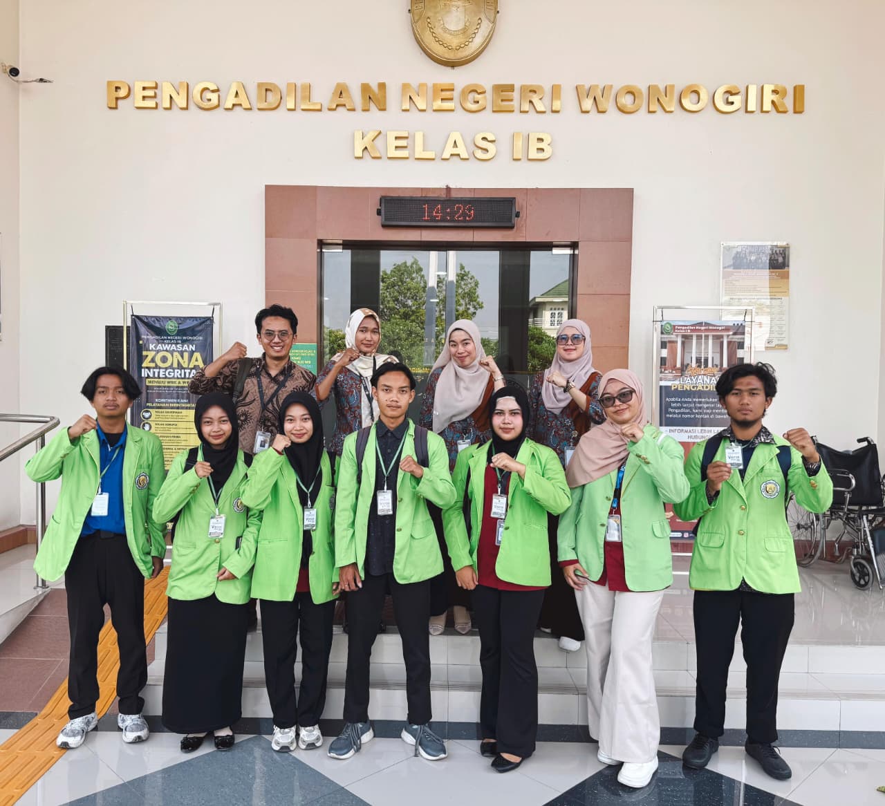 Belajar Hukum dari Ruang Sidang, Mahasiswa HTN STAIMAS Wonogiri Kunjungi Pengadilan Negeri