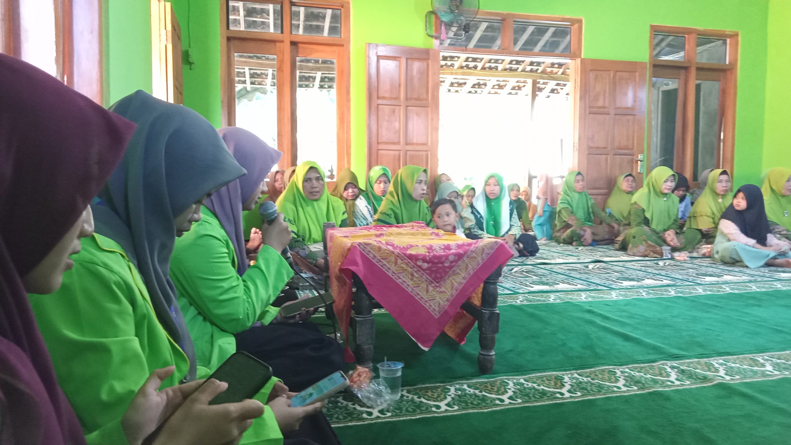Mahasiswa KPM STAIMAS Terlibat Aktif dalam Rutinan Muslimat & Fatayat NU Lemahbang