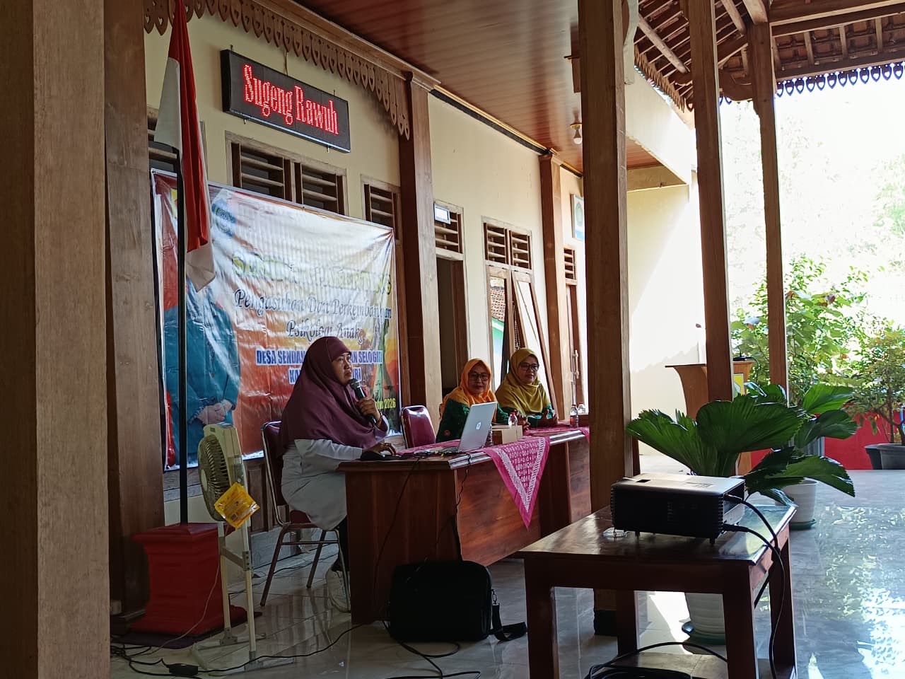 Sinergi Nyata Membangun Desa, Pemdes Sendangijo Gandeng Mahasiswa KPM STAIMAS dan KKN UndIP dalam Seminar Parenting