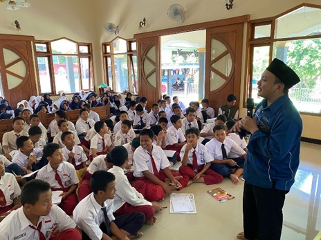 Bentuk Karakter Generasi Muda Berakhlak Mulia, KPM 6 STAIMAS Wonogiri Adakan Sosialisasi di SMPN 2 Jatiroto