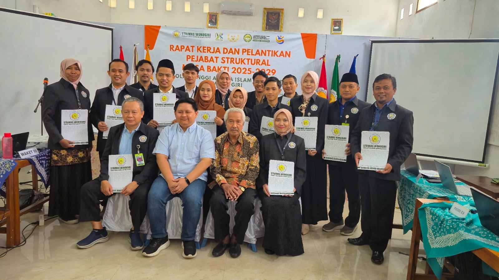 Ketua YKEC Lantik Pejabat Struktural STAIMAS Wonogiri 2025–2029, Atik Nurfatmawati Lanjutkan Kepemimpinan